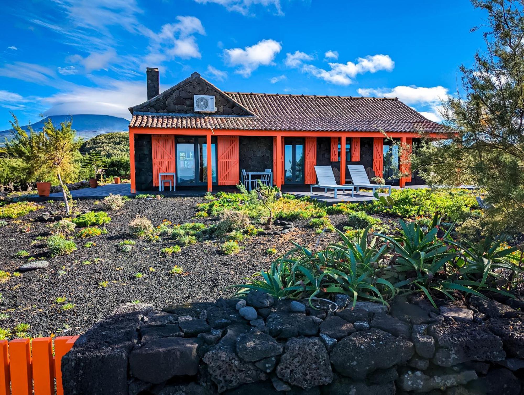 Casa Baleia Laranja Ocean-Front Villa Мадалена Екстериор снимка